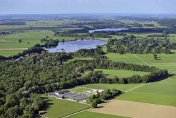 Luftaufnahme der Kläranlage an der Wertach bei Pforzen